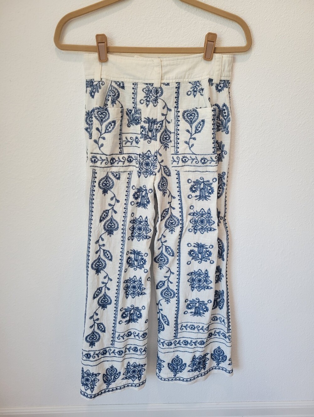 Joie Womens 4 White Linen Blend Embroidered Pants Blue Floral Coastal Boho - Picture 6 of 10